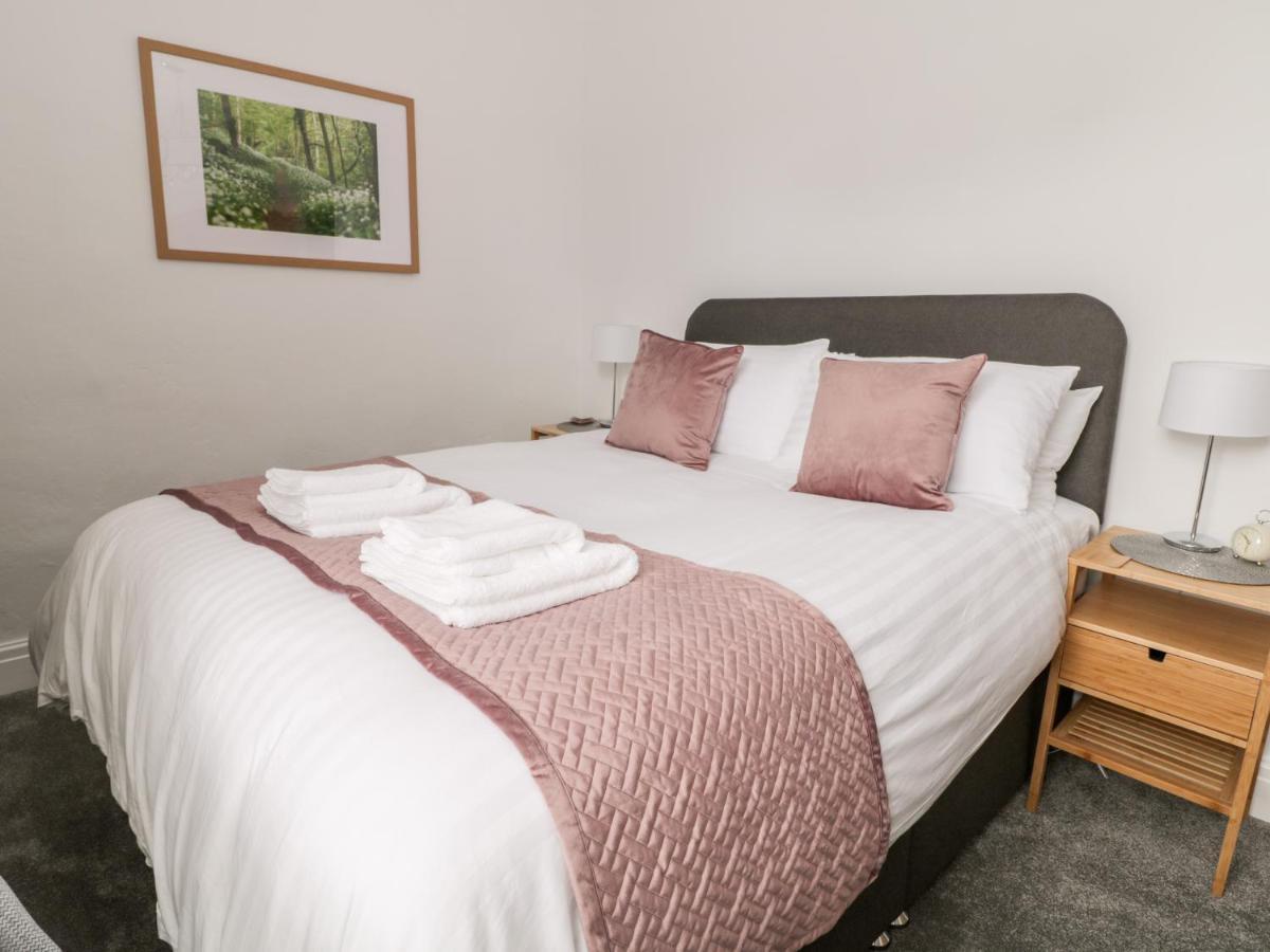 Holiday home Ermysted's *